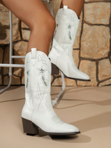 Vintage Star Emboridered Cowboy Boots